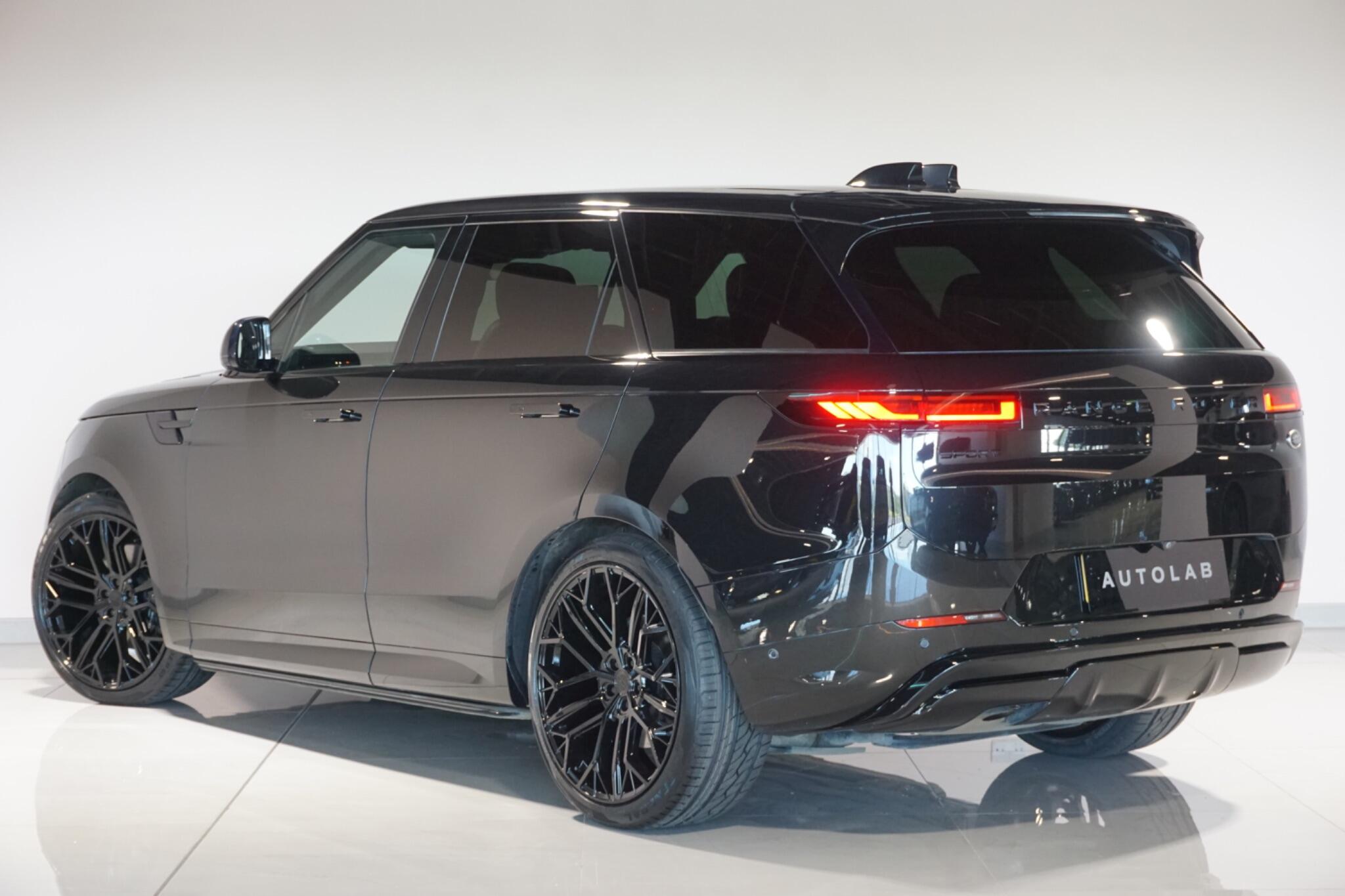 Land Rover Range Rover Sport 3.0 D300 MHEV Dynamic SE SUV 5dr Diesel Auto 4WD Euro 6 (s/s) (300 ps)